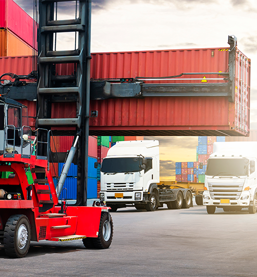 tractor-de-grua-de-contenedores-para-la-elevacion-de-cajas-de-contenedores-y-camiones-remolque-camiones-de-carga-logisticaterrestre-